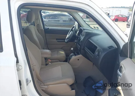 2015 Jeep Patriot Latitude из США, поврежденный, VIN 1C4NJRFB4FD125701